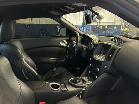 Used 2013 Nissan 370Z Touring w/ Sport Pkg image 2