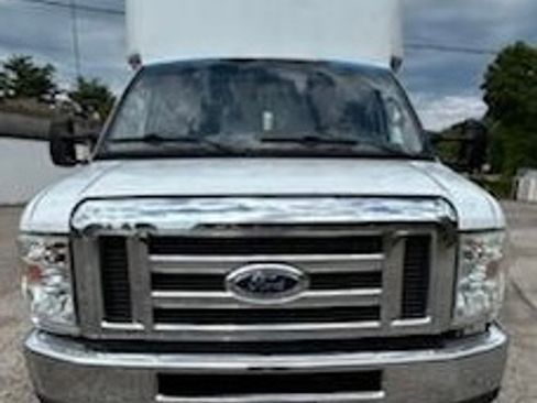 Used 2013 Ford E-350 and Econoline 350 Super Duty RWD image 1