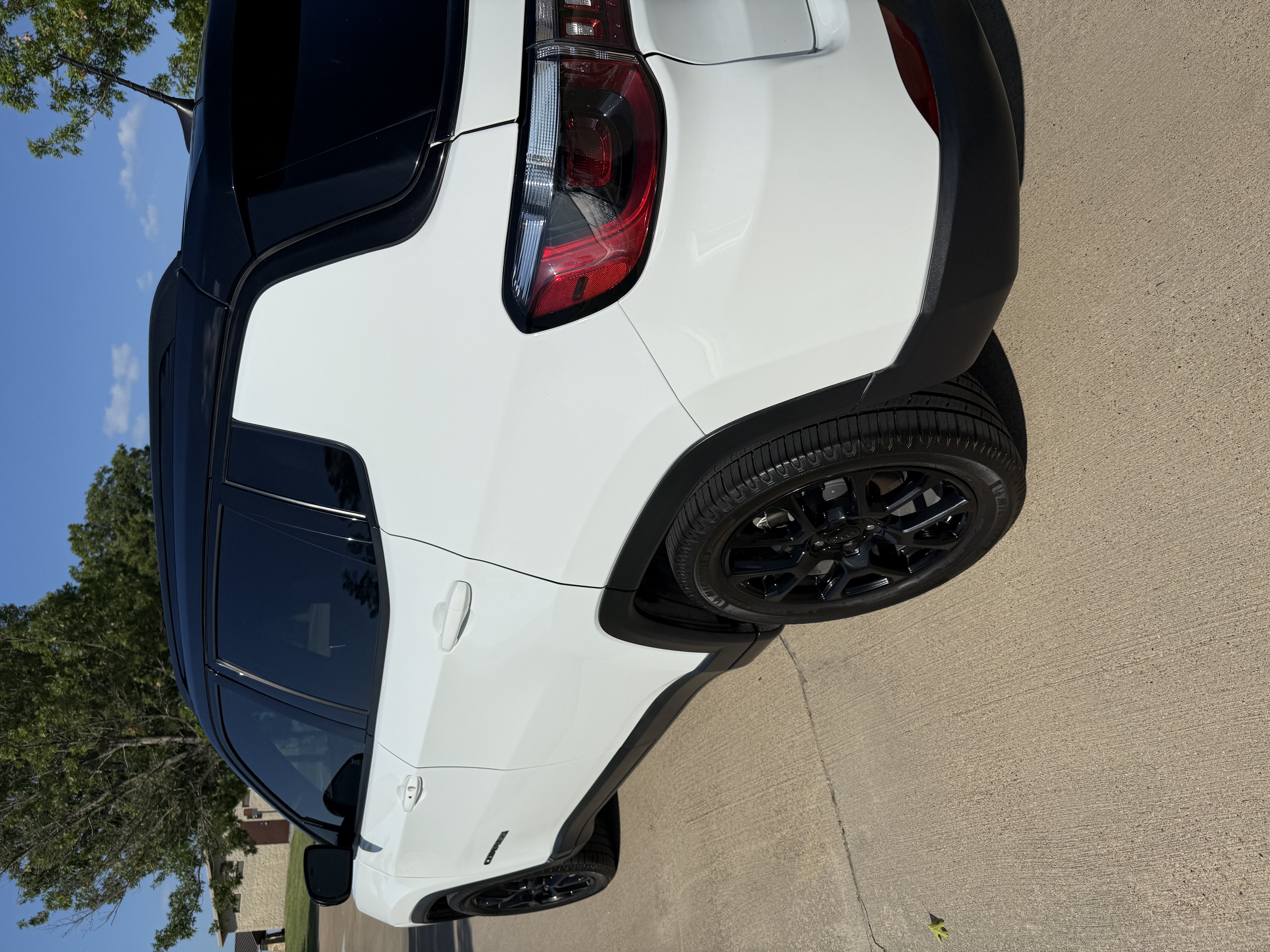Used 2022 Jeep Compass Latitude w/ Sun and Sound Group FWD image 8