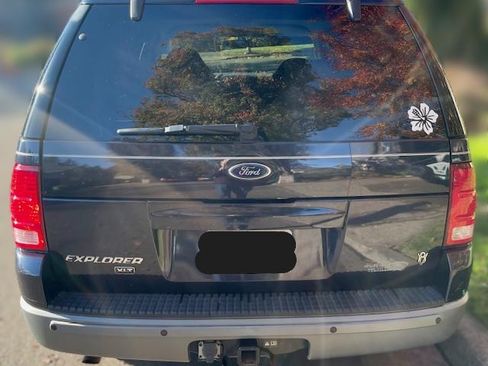 Used 2002 Ford Explorer XLT image 5