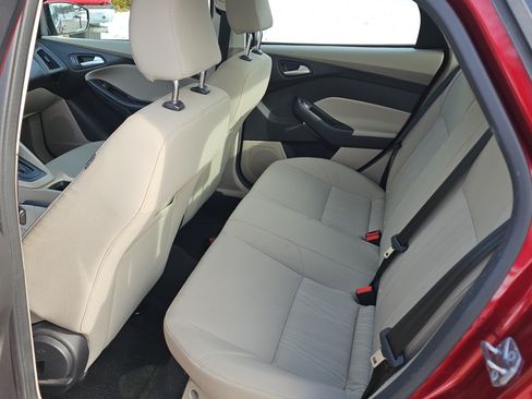 Used 2017 Ford Focus SE image 6