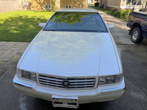 Used 1997 Cadillac Eldorado w/ Leather/Lumbar Pkg FWD image 2