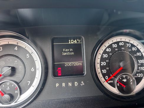 Used 2015 RAM 1500 Express AWD/4WD image 8