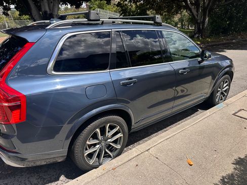 Used 2019 Volvo XC90 T5 Momentum w/ Advanced Package image 2