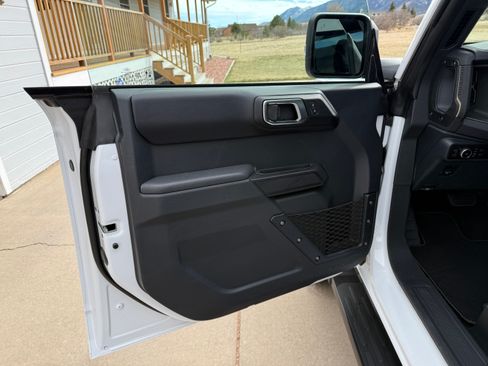 Used 2025 Ford Bronco Badlands image 14