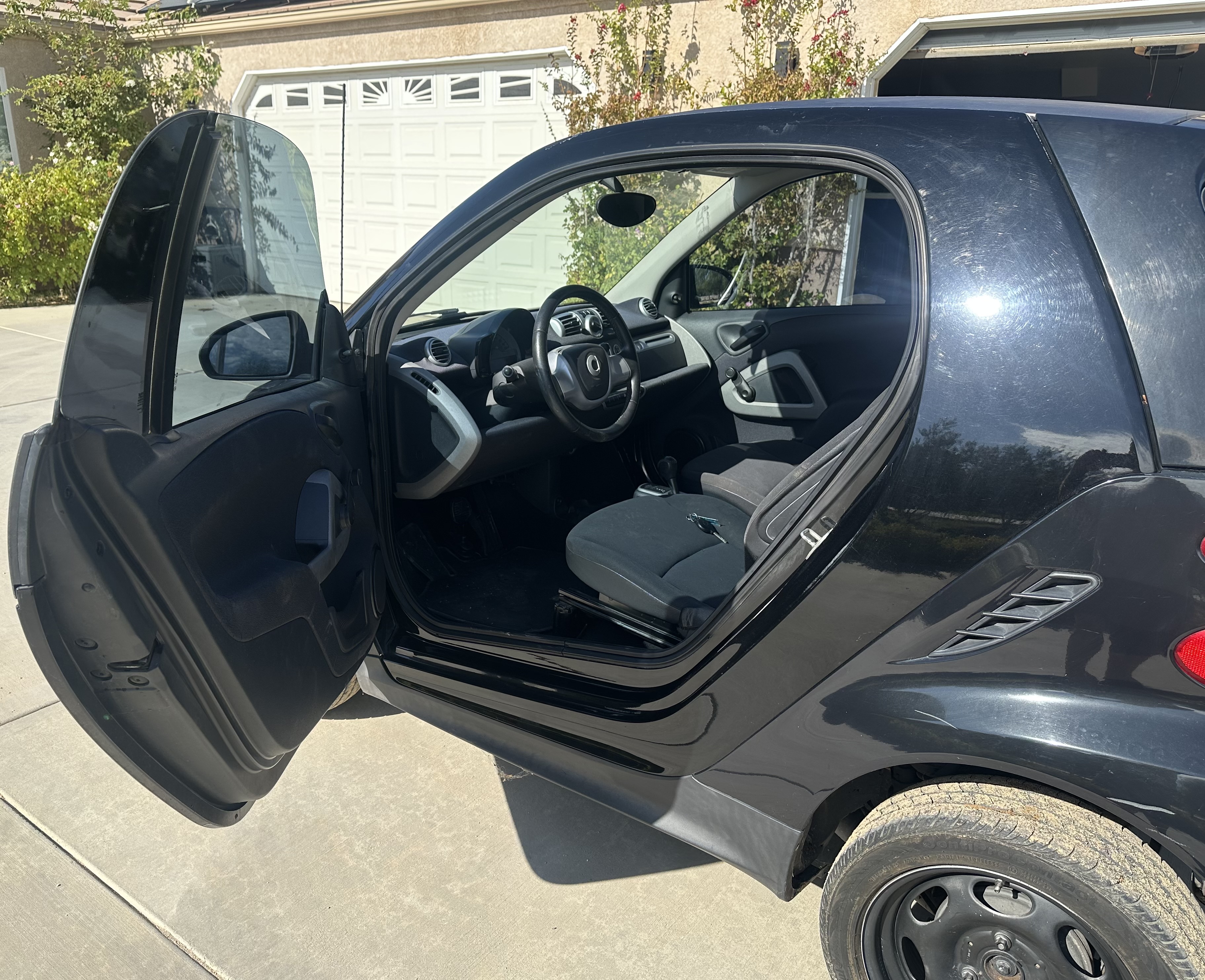 Used 2014 smart fortwo pure RWD image 8