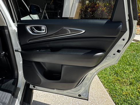 Used 2017 INFINITI QX60 FWD w/ Premium Plus Package image 13