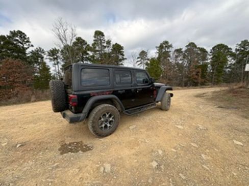 Used 2019 Jeep Wrangler Unlimited Rubicon AWD/4WD image 2
