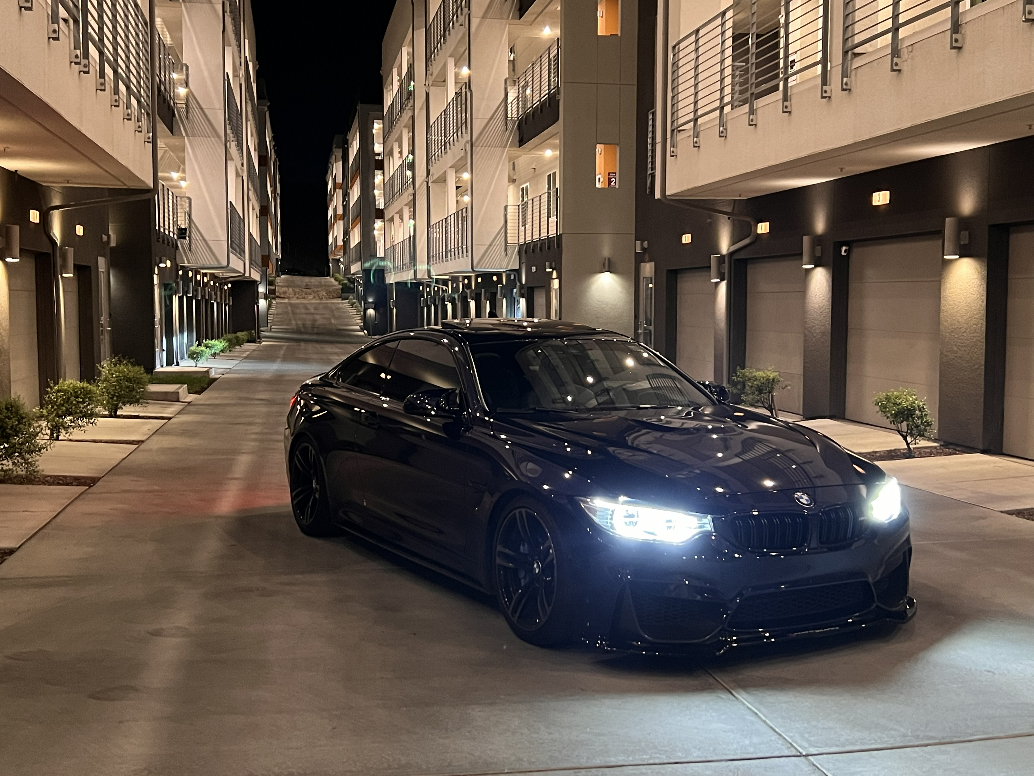 Used 2015 BMW M4 Coupe RWD image 2