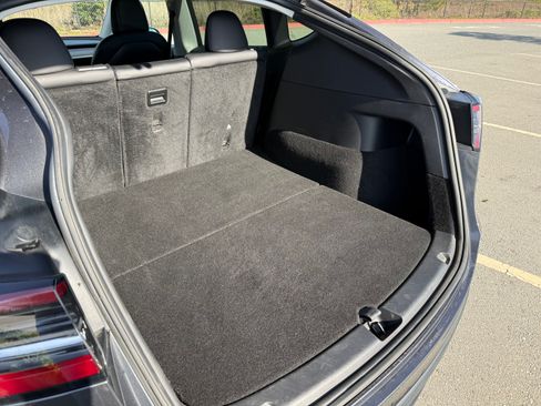 Used 2022 Tesla Model Y Long Range image 16