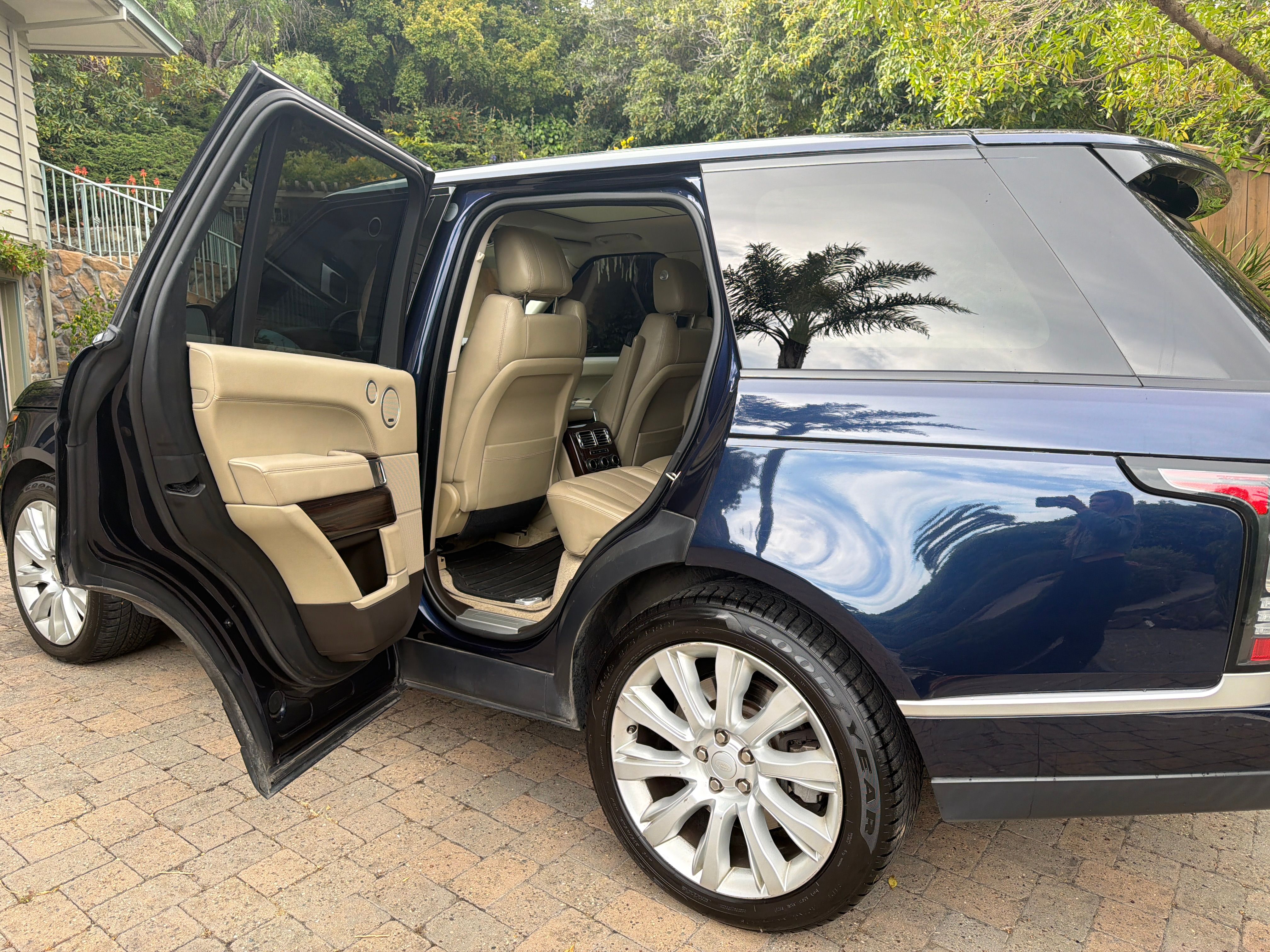Used 2014 Land Rover Range Rover Supercharged AWD/4WD image 10
