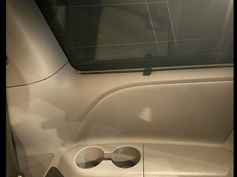 Used 2020 Toyota Sienna XLE Premium w/ Carpet Mat Package image 16