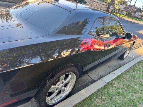 Used 2013 Dodge Challenger R/T image 11