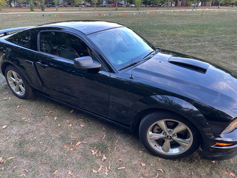 Used 2007 Ford Mustang GT Premium image 10