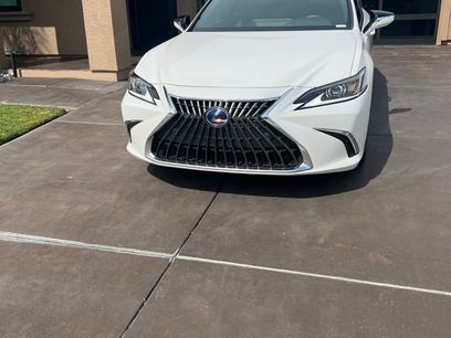 Used 2022 Lexus ES 300h w/ Premium Package