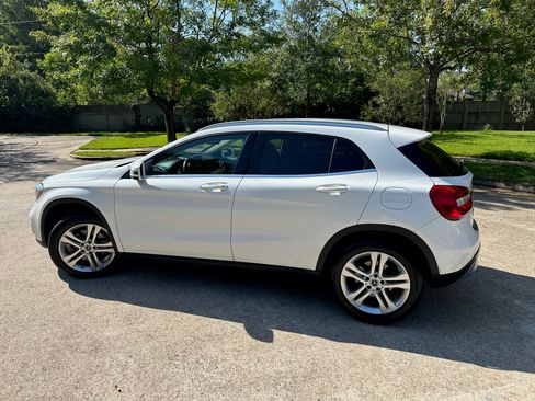 Used 2019 Mercedes-Benz GLA 250 image 2