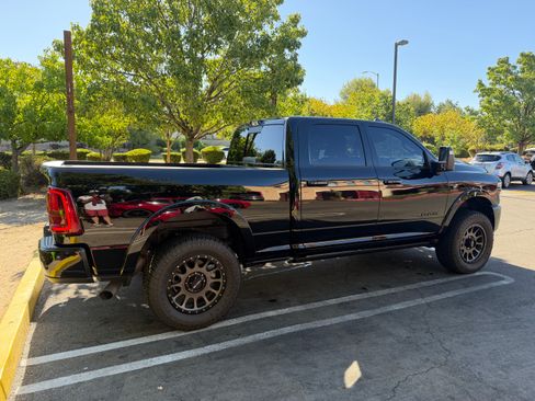 Used 2025 RAM 2500 Limited AWD/4WD image 18