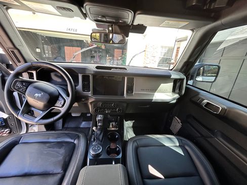 Used 2025 Ford Bronco Outer Banks image 13