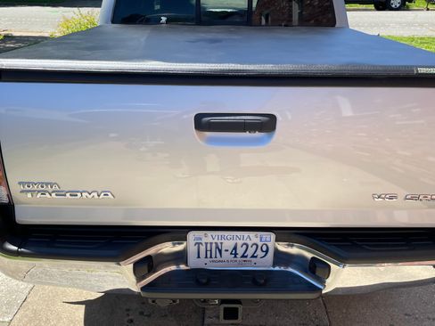 Used 2010 Toyota Tacoma 4x4 Double Cab image 5