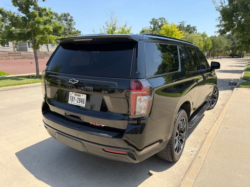 Used 2023 Chevrolet Suburban RST w/ Luxury Package RWD image 5