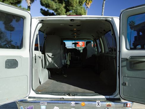 Used 2014 Ford E-150 and Econoline 150 Wagon image 5