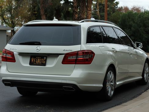 Used 2011 Mercedes-Benz E 350 4MATIC Wagon image 8