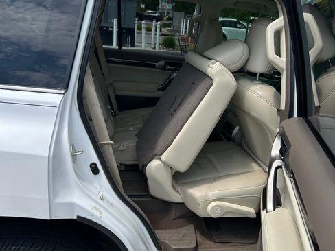 Used 2016 Lexus GX 460 w/ Premium Package AWD/4WD image 29