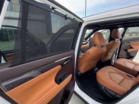 Used 2020 Toyota Highlander Platinum image 8