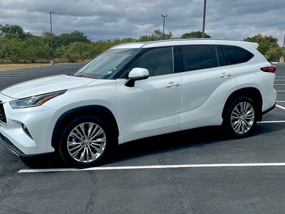 Used 2022 Toyota Highlander Platinum