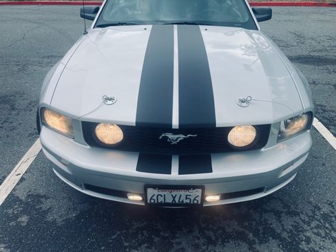 Used 2005 Ford Mustang GT Premium image 5
