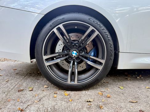 Used 2015 BMW M4 Convertible image 21