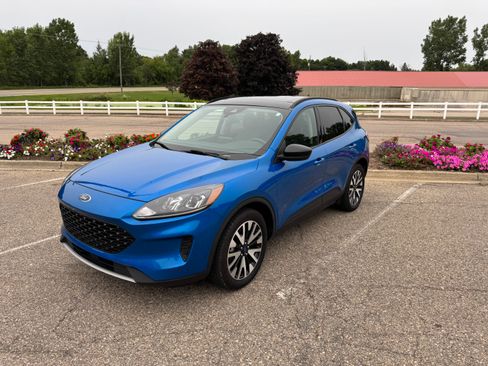 Used 2020 Ford Escape SE Sport AWD/4WD image 5