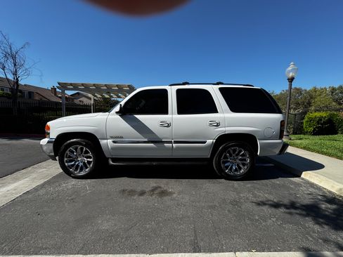 Used 2004 GMC Yukon SLE w/ Cargo Package RWD image 4