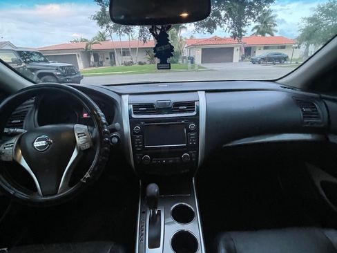Used 2014 Nissan Altima 2.5 SL w/ Technology Package FWD image 24