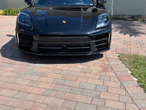 Used 2024 Porsche Panamera 4 image 1