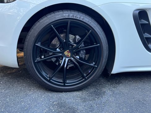 Used 2019 Porsche 718 Cayman image 13