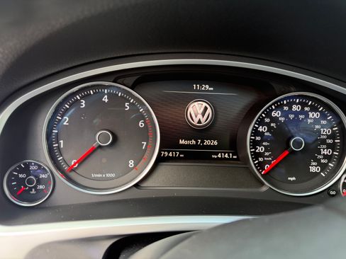 Used 2015 Volkswagen Touareg VR6 image 6