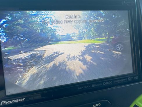 Used 2012 Jeep Wrangler Unlimited Sport image 9