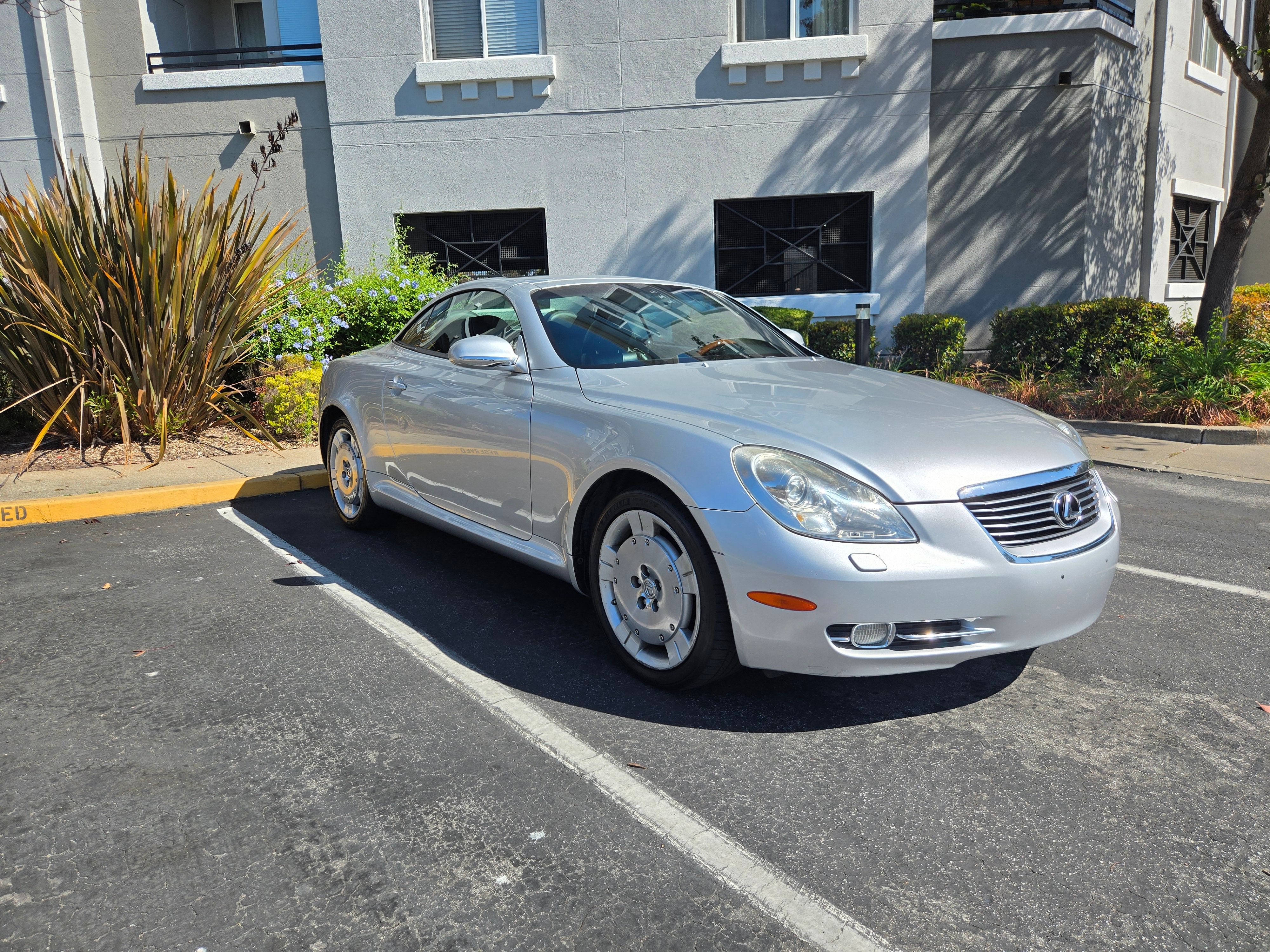 Used 2006 Lexus SC 430 Convertible RWD image 2
