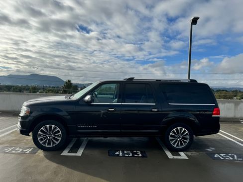 Used 2015 Lincoln Navigator L 2WD image 5