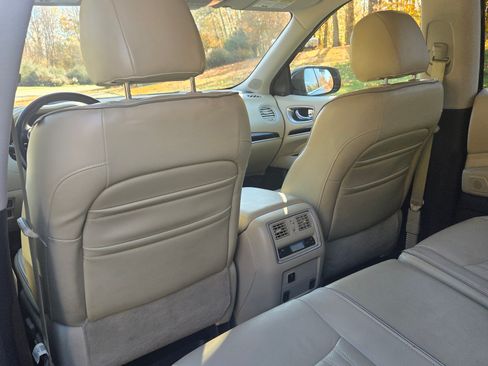 Used 2017 INFINITI QX60 Luxe w/ Deluxe Technology Package image 17
