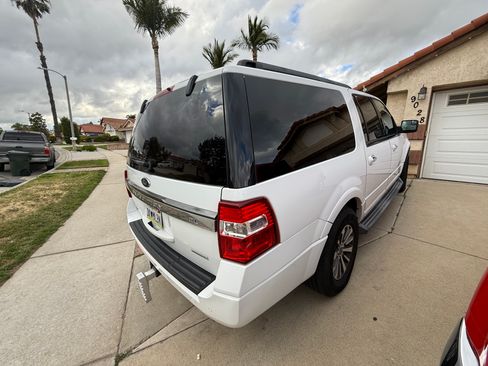 Used 2017 Ford Expedition EL XLT image 9
