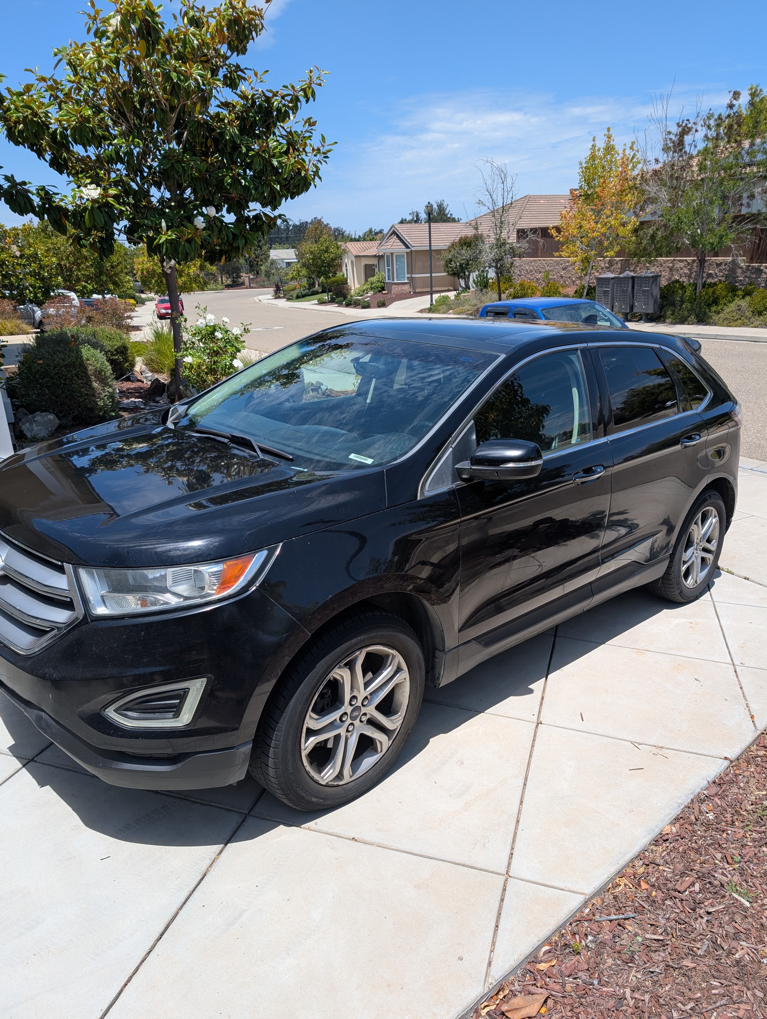 Used 2016 Ford Edge Titanium FWD image 5