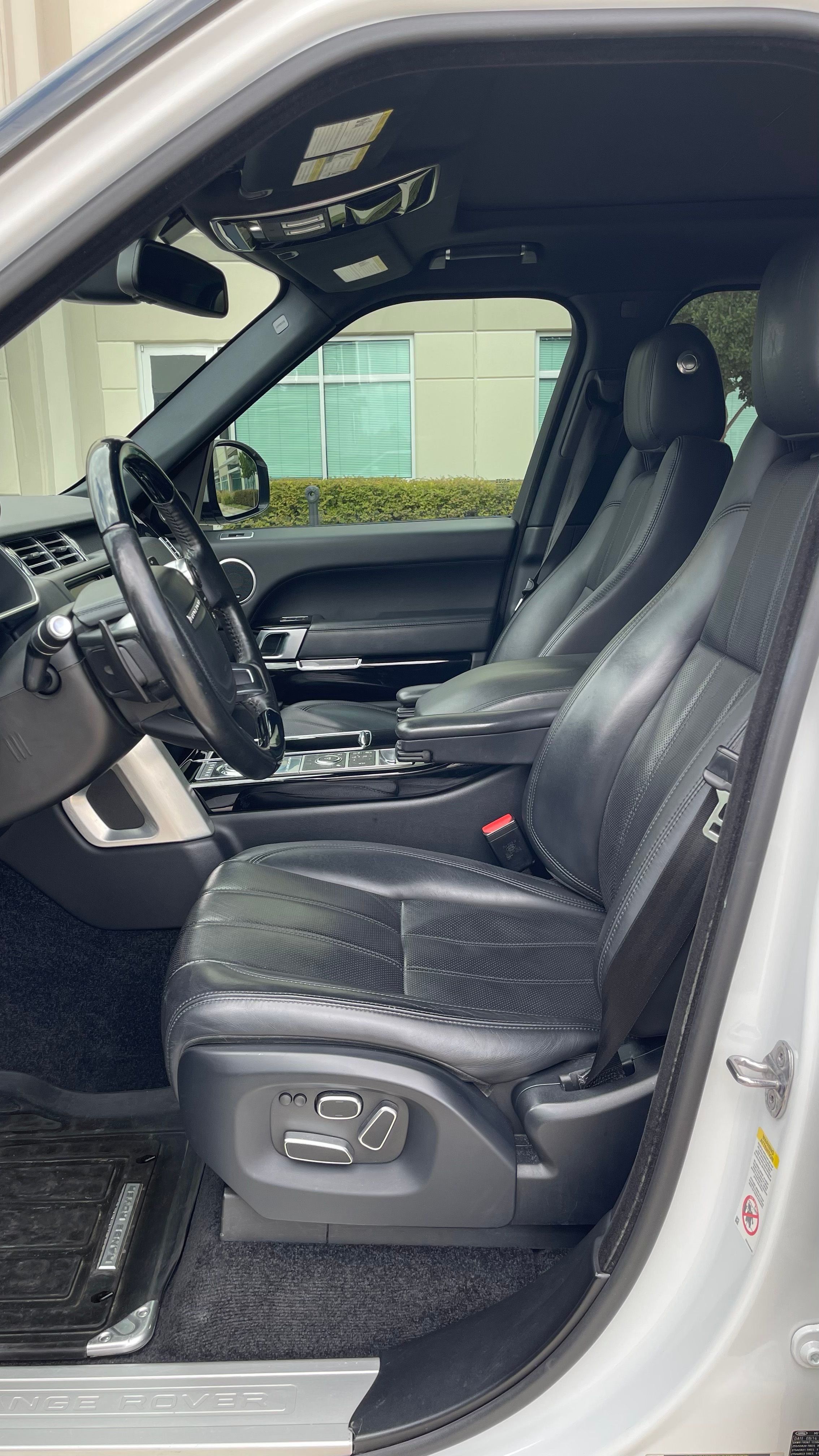 Used 2014 Land Rover Range Rover Supercharged AWD/4WD image 6