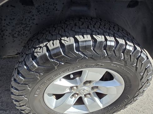 Used 2018 RAM 1500 Classic SLT image 10