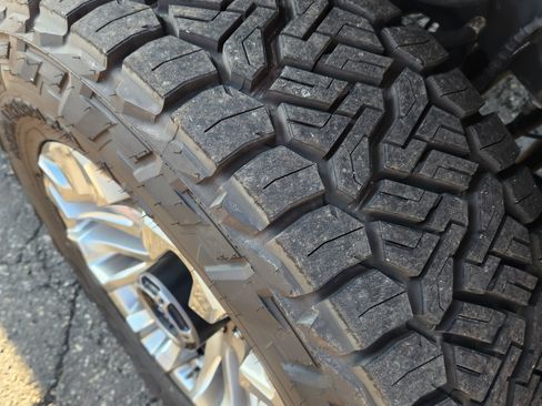 Used 2017 Ford F250 XLT w/ XLT Premium Package image 10