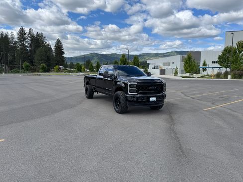 Used 2025 Ford F350 Platinum AWD/4WD image 2