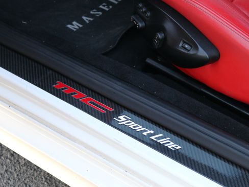 Used 2012 Maserati GranTurismo MC image 9