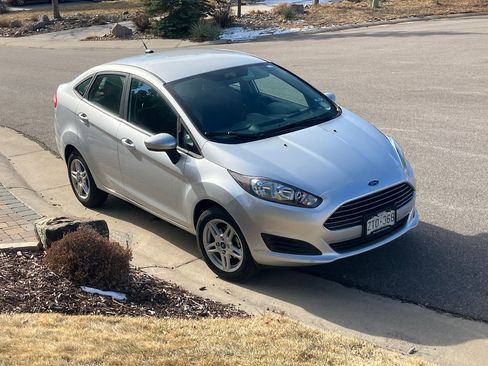 Used 2019 Ford Fiesta SE image 1