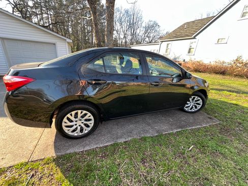 Used 2017 Toyota Corolla LE image 4